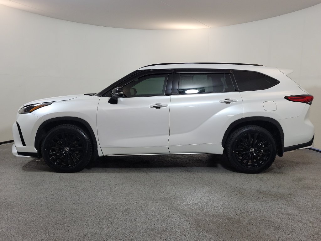 Used 2023 Toyota Highlander XSE FWD image 4