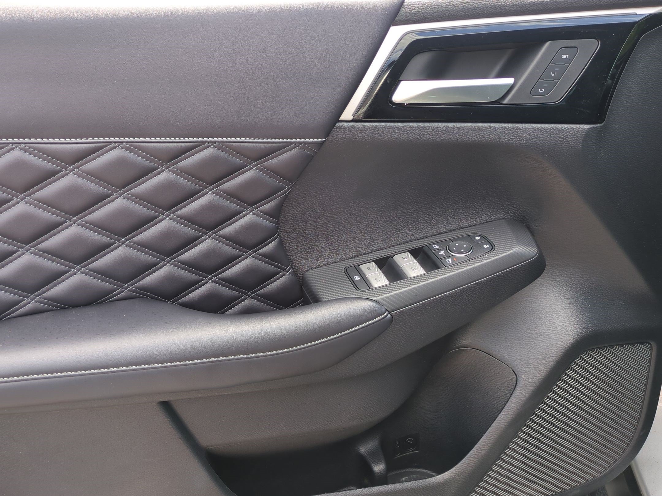 Used 2023 Mitsubishi Outlander SEL FWD image 14
