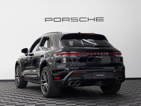 Certified 2025 Porsche Macan Base image 3