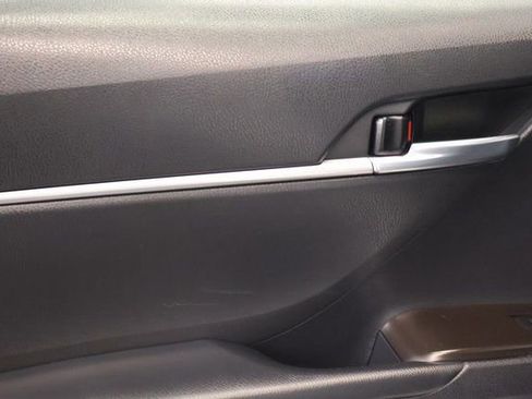 Used 2022 Toyota Camry SE image 29