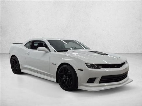 Used 2015 Chevrolet Camaro Z/28 RWD image 3
