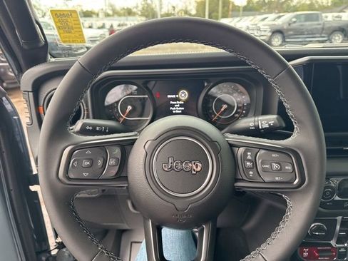 New 2026 Jeep Gladiator Mojave image 13