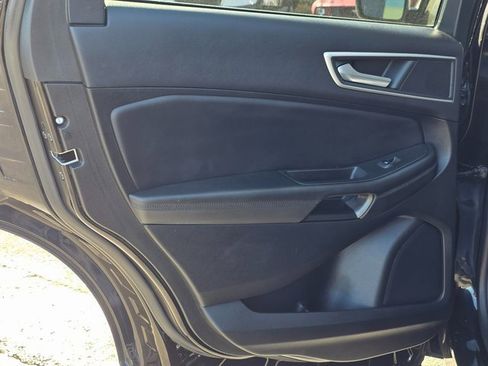 Used 2023 Ford Edge SEL image 19