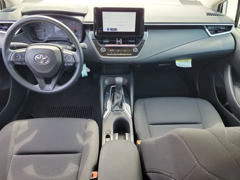 Used 2025 Toyota Corolla LE image 16