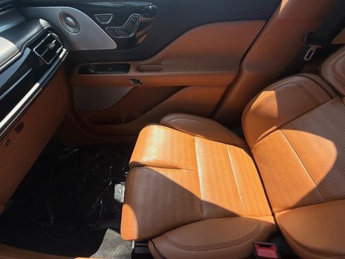 Used 2021 Lincoln Aviator Black Label Grand Touring w/ Class IV Trailer Tow Package AWD/4WD image 27