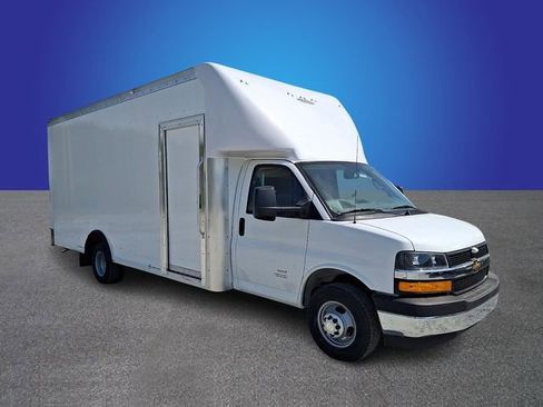 New 2026 Chevrolet Express 4500 w/ Power Convenience Package RWD image 2