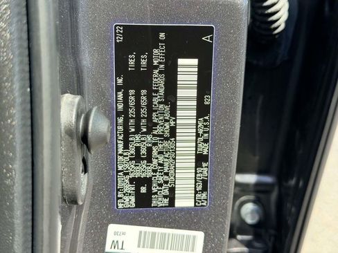 Used 2023 Toyota Highlander XLE FWD image 26