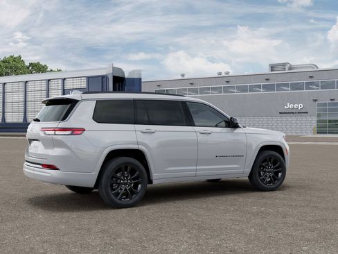 New 2026 Jeep Grand Cherokee L Limited AWD/4WD image 4
