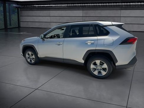 Used 2023 Toyota RAV4 XLE FWD image 6