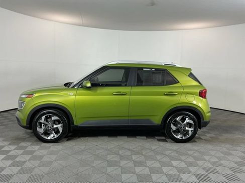 Used 2021 Hyundai Venue SEL FWD image 8