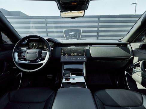 Used 2025 Land Rover Range Rover Long Wheelbase Autobiography image 55