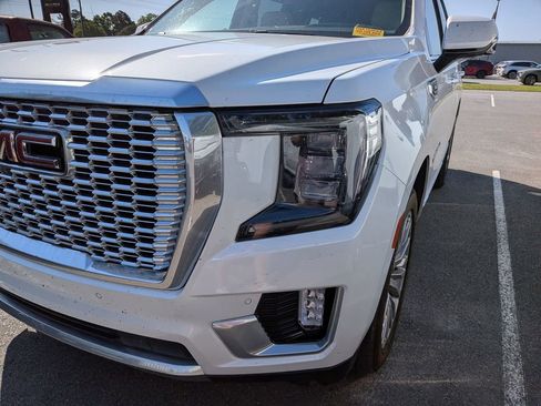 Used 2023 GMC Yukon Denali AWD/4WD image 2