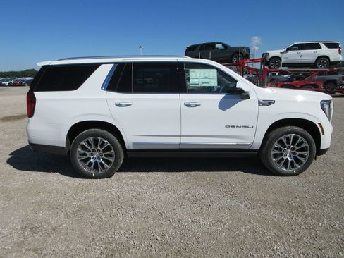 New 2026 GMC Yukon Denali w/ Denali Reserve Package AWD/4WD image 3