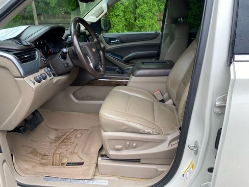 Used 2015 Chevrolet Tahoe LT w/ Luxury Package AWD/4WD image 9