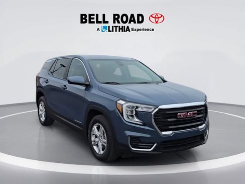 Used 2024 GMC Terrain SLE AWD/4WD image 2