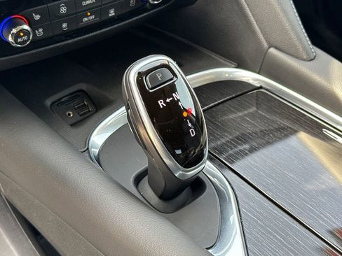 Used 2021 Buick Enclave Avenir w/ Avenir Technology Package image 33