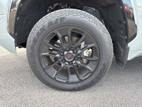 Used 2024 Toyota Tundra Limited image 9