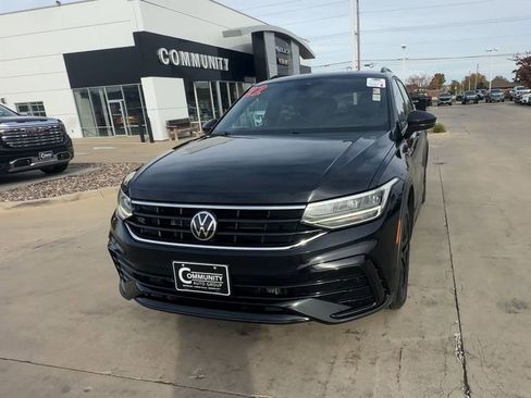 Used 2022 Volkswagen Tiguan SE R-Line image 3