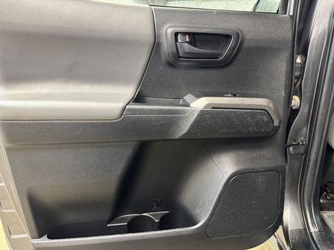 Used 2022 Toyota Tacoma SR5 image 15