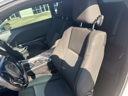 Used 2021 Dodge Challenger SXT AWD/4WD image 9