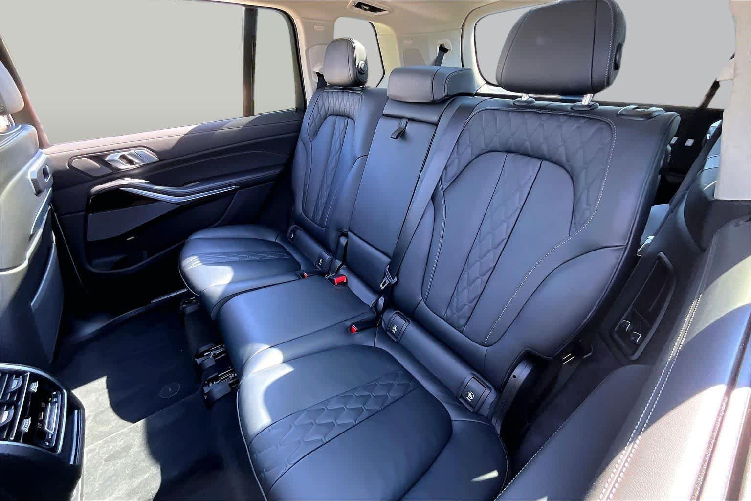 Used 2026 BMW X7 xDrive40i AWD/4WD image 19