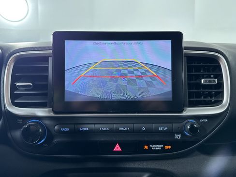 Used 2021 Hyundai Venue SE image 13