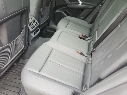 Used 2025 Audi Q5 Premium Plus w/ Premium Plus AWD/4WD image 14