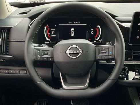 New 2026 Nissan Pathfinder SL image 24