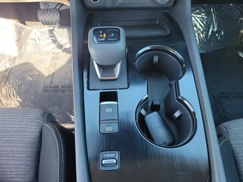 Certified 2022 Nissan Rogue SV FWD image 24