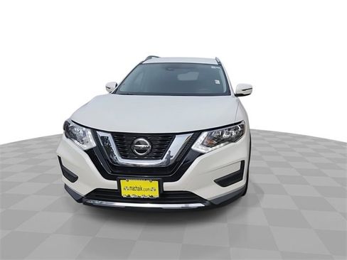 Used 2019 Nissan Rogue SV image 3