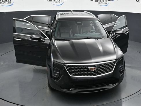 Used 2024 Cadillac XT4 Premium Luxury FWD image 34