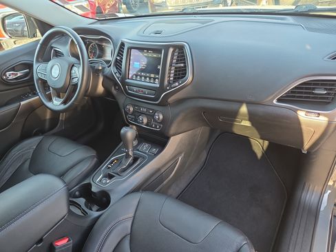 Certified 2021 Jeep Cherokee Latitude Lux w/ Comfort/Convenience Group AWD/4WD image 19