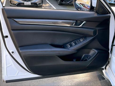 Used 2018 Honda Accord Sport image 24