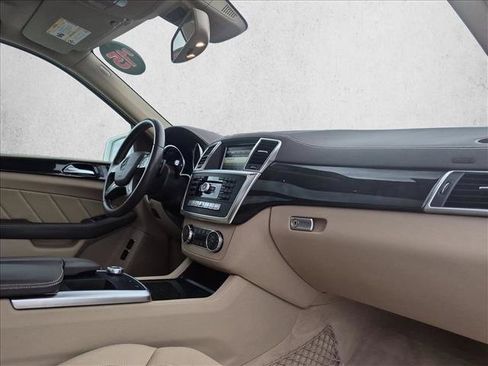 Used 2015 Mercedes-Benz GL 450 4MATIC image 25