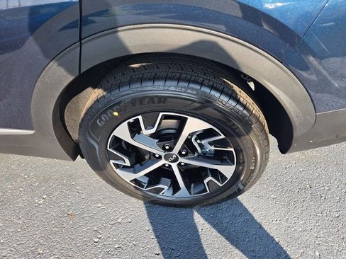 New 2025 Kia Sportage EX image 22