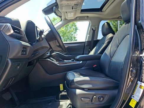 Used 2023 Toyota Highlander Limited AWD/4WD image 14