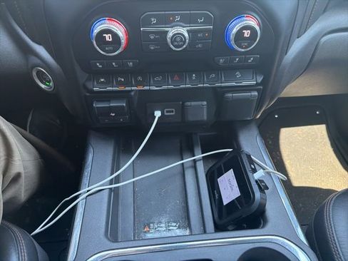 Used 2021 GMC Sierra 1500 AT4 w/ Technology Package AWD/4WD image 20