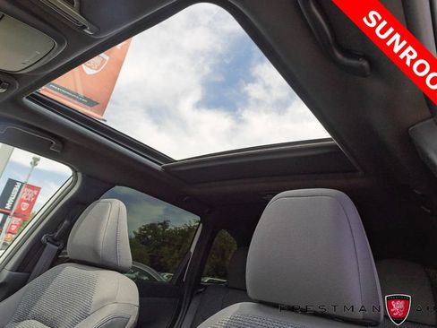 Used 2025 Subaru Forester Premium AWD/4WD image 4