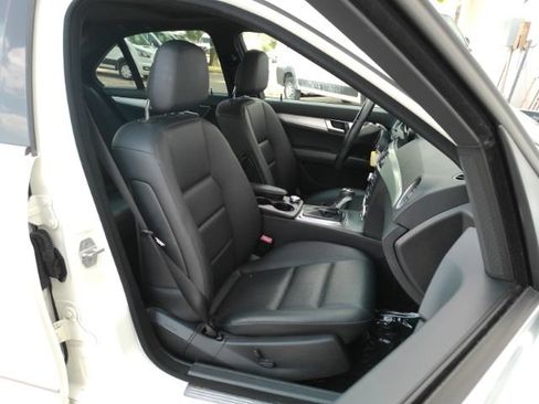 Used 2013 Mercedes-Benz C 300 4MATIC Sedan image 20