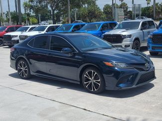 Used 2019 Toyota Camry SE FWD video 3