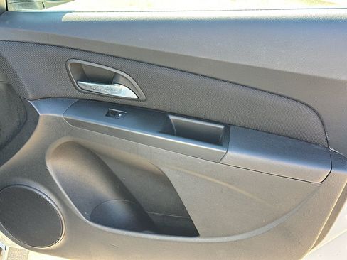 Used 2012 Chevrolet Cruze LT image 14