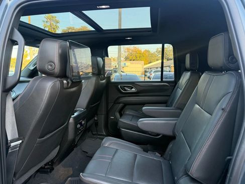 Used 2021 Chevrolet Suburban RST w/ Luxury Package AWD/4WD image 11