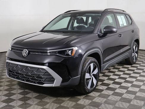 Used 2025 Volkswagen Taos S image 8
