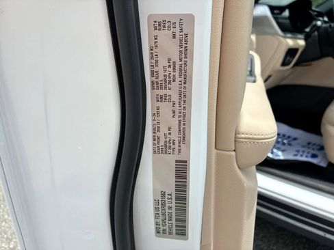 Used 2024 Jeep Grand Cherokee L Limited RWD image 34