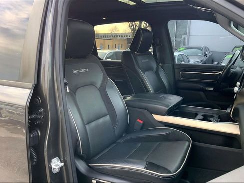Used 2019 RAM 1500 Laramie image 9