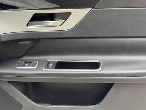 Used 2017 Jaguar XF Premium AWD/4WD image 10