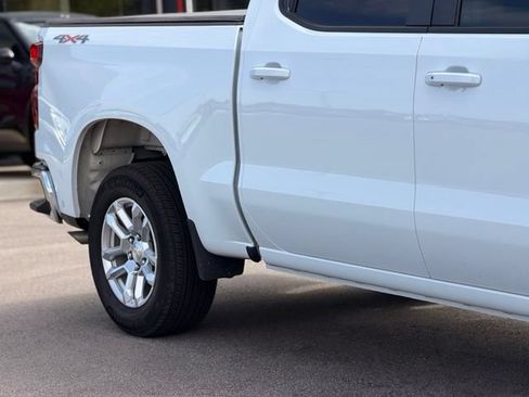 Used 2025 Chevrolet Silverado 1500 LT w/ Convenience Package II AWD/4WD image 5