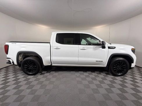 Used 2022 GMC Sierra 1500 Elevation image 2