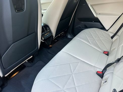 Used 2025 BMW iX xDrive50 image 15