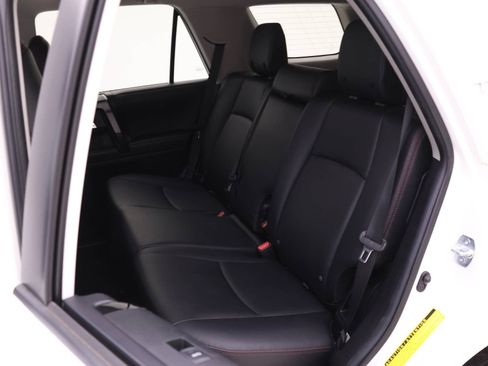 Certified 2022 Toyota 4Runner TRD Off-Road Premium image 9